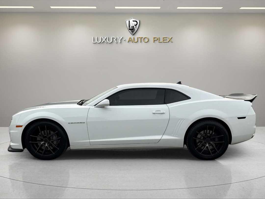 2010 Chevrolet Camaro SS 2D LOADED 6 SPEED MANUAL ONLY 45,000 MILES - Image 2