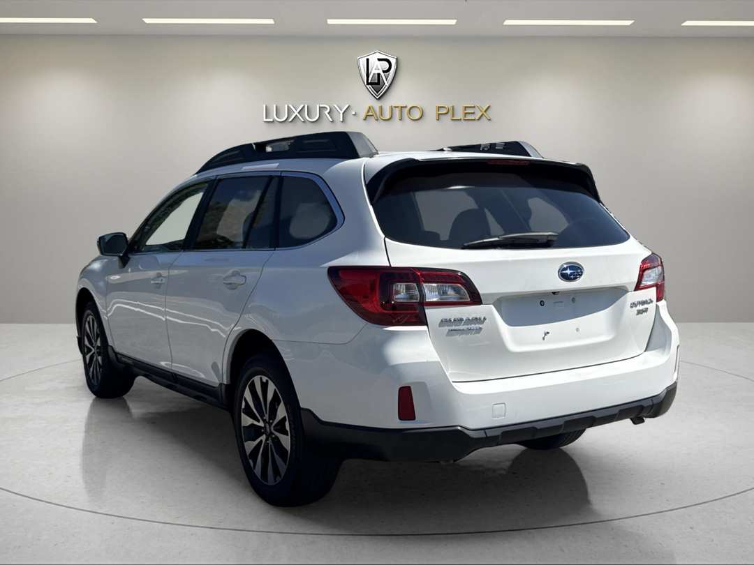 2015 Subaru Outback 3.6R LIMITED LEATHER NAVIGATION MOON ROOF ONLY 58,000 MILES - Image 3