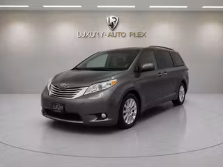 2017 Toyota Sienna XLE MINI LEATHER HTD SEATS MOON ROOF LOW 59,000 MILES