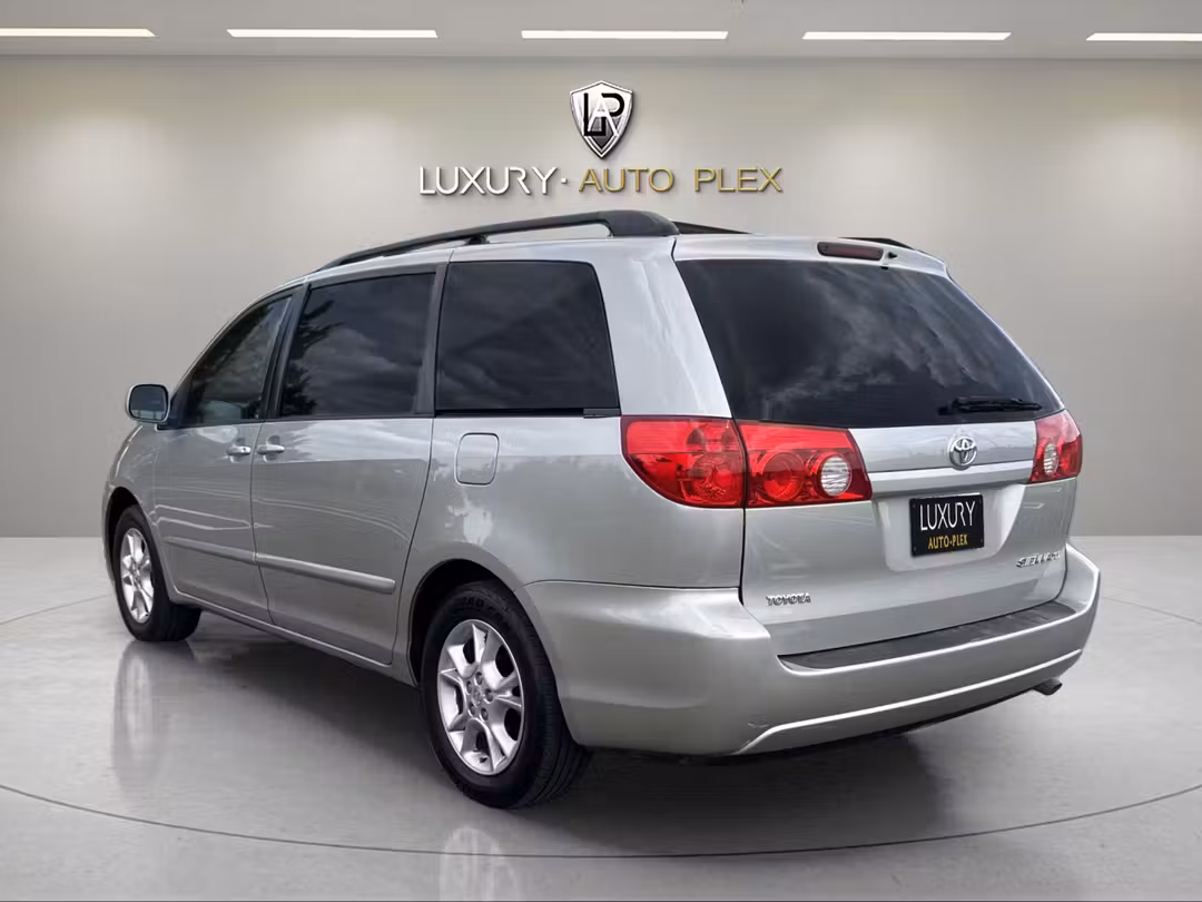 2006 Toyota Sienna XLE MINI RUNS GREAT LOCALE TRADE - Image 3