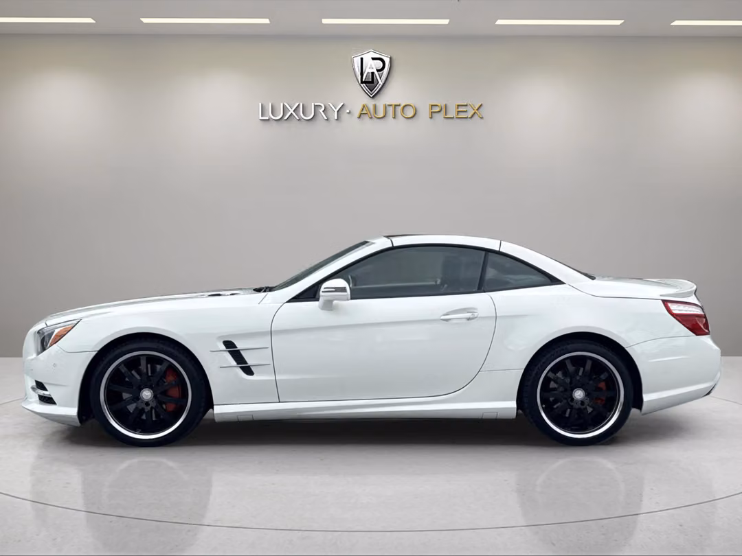 2013 Mercedes-Benz SL-Class SL 550 2D 2015 MercedesBenz SLClass SL 550 2D / 5.5L V8 / 61K MILES / Leather w. Heated & Cooled Seats / Sharp - Image 3
