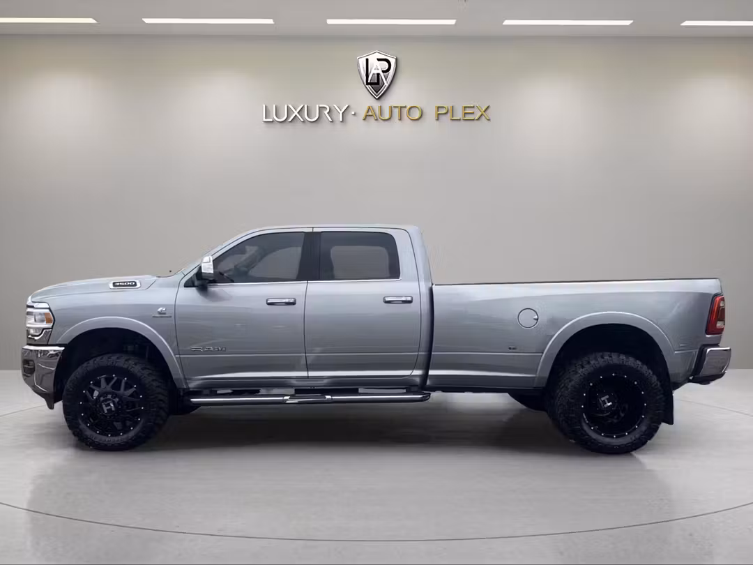 2021 Ram 3500 Crew LARAMIE DULLY 8 FT NEW LIFT WHEELS & TIRES LEATHER LOADED US RUST FREE ONLY 38,000 MILES - Image 2