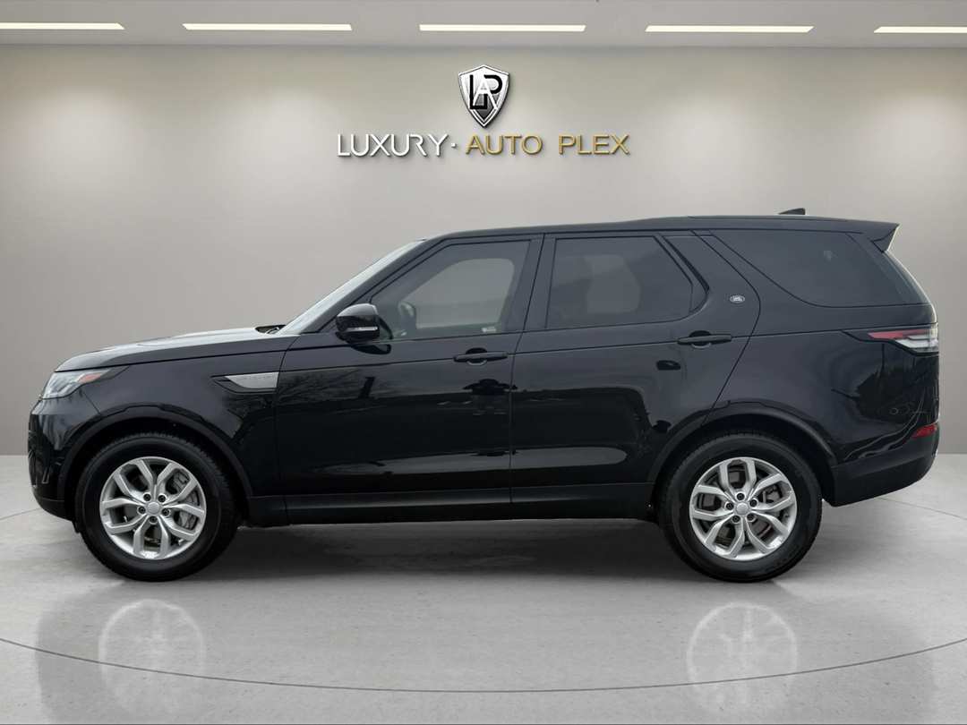 2020 Land Rover Discovery SE - Image 2