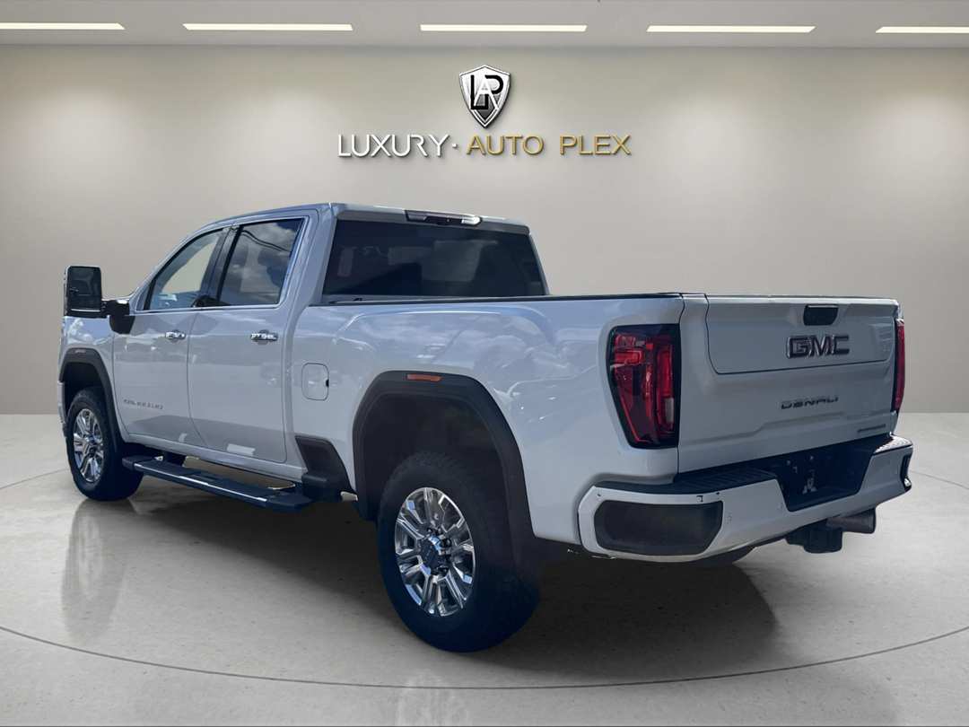 2020 GMC Sierra 2500 Hd Crew DENALI 6 1/2 FT V8, Turbo Diesel, 6.6 Liter LOW MILES SHARP - Image 3