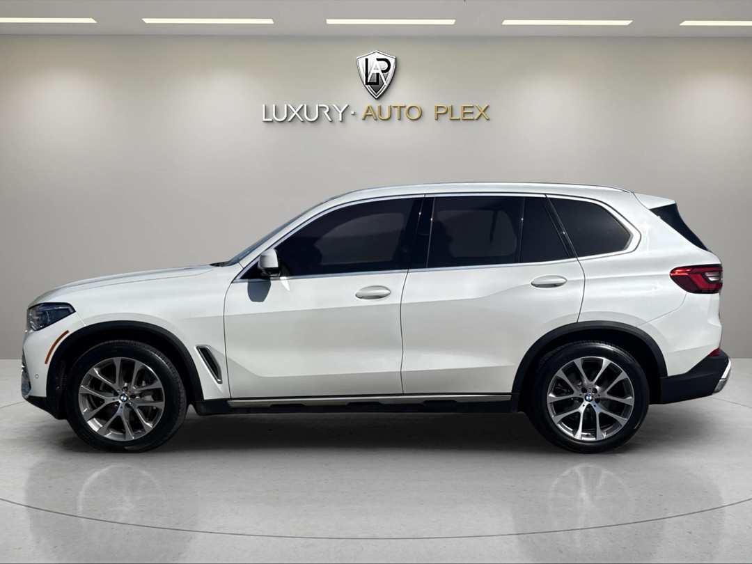2019 BMW X5 XDRIVE50I LOADED V8 Twin Turbo 4.4 Liter LOW MILES - Image 2