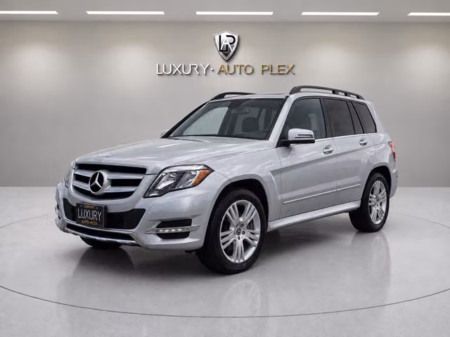 2014 Mercedes-Benz GLK 350 / Only 32,000 Miles / Navigation / Pano Sunroof / Loaded