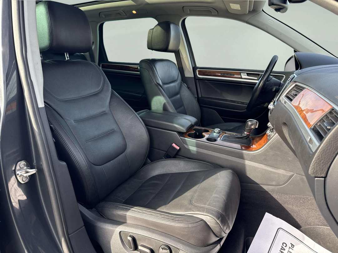 2012 Volkswagen Touareg Sport - Photo 14