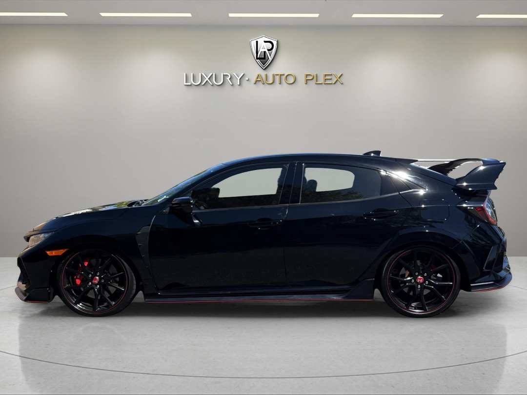 2021 Honda Civic Type R TOURING LOADED ONLY 11,000 MILES PRISTINE COND - Image 2