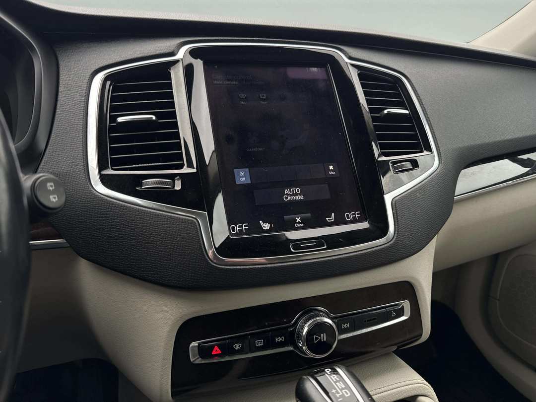 2016 Volvo XC90 Momentum - Photo 11