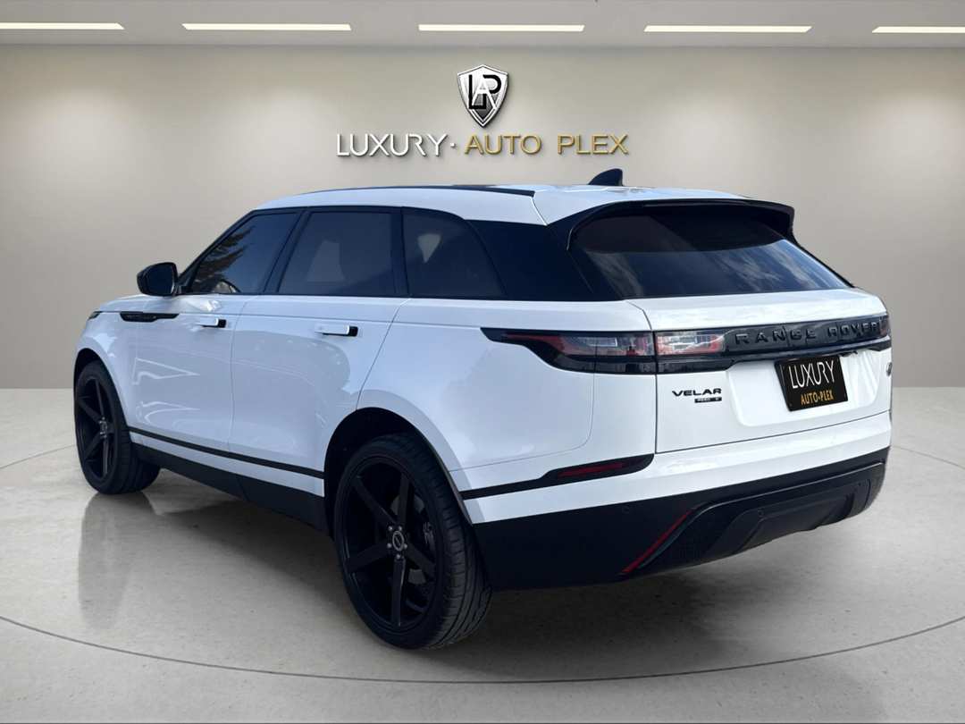 2020 Land Rover Range Rover Velar S P250 / 2.0L 4Cyl TURBO / Panoramic Sunroof / Leather w. Heated Seats / Navi & Camera / ONLY 54,000 - Image 3