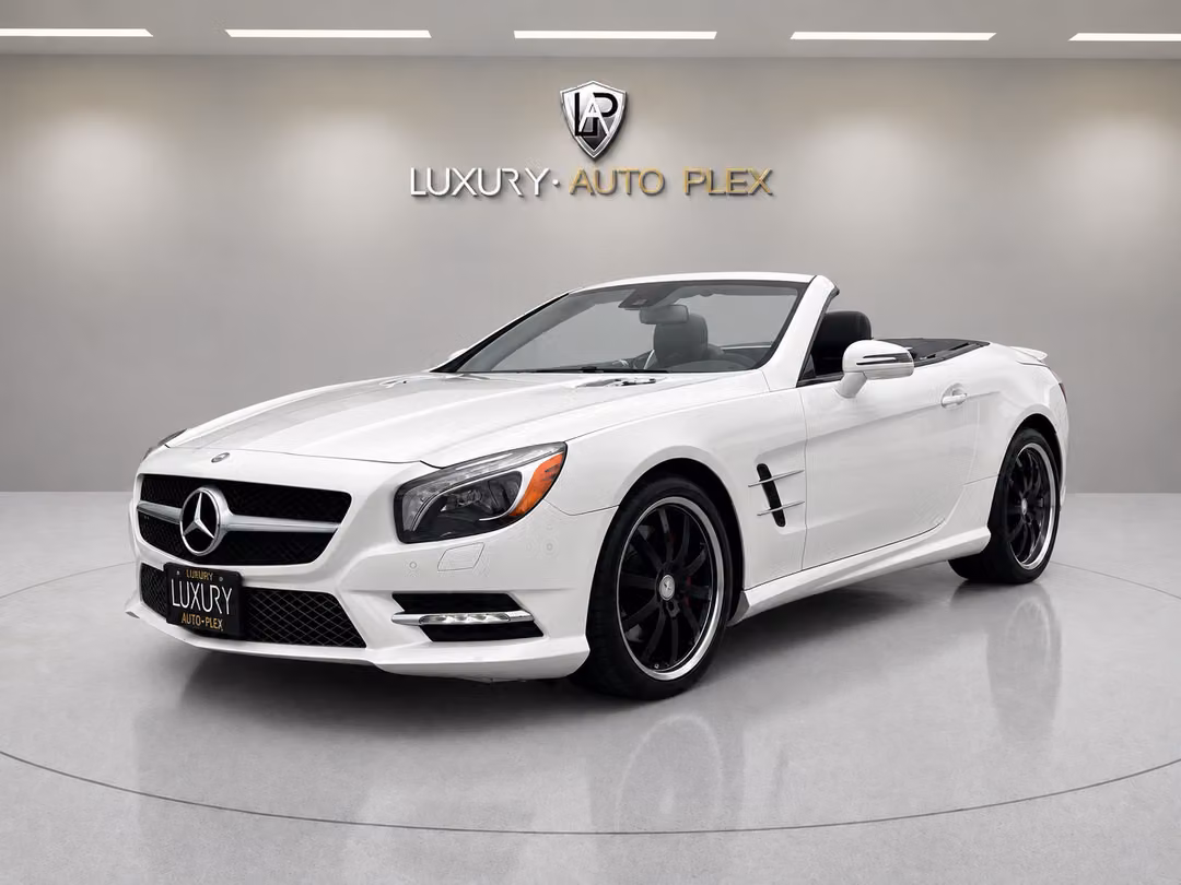 2013 Mercedes-Benz SL-Class SL 550 2D 2015 MercedesBenz SLClass SL 550 2D / 5.5L V8 / 61K MILES / Leather w. Heated & Cooled Seats / Sharp - Image 2