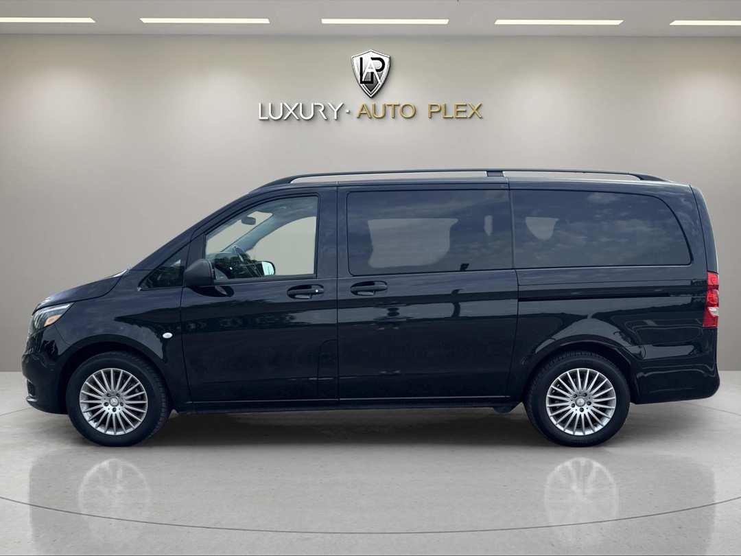 2018 Mercedes-Benz Metris Passenger - Image 2