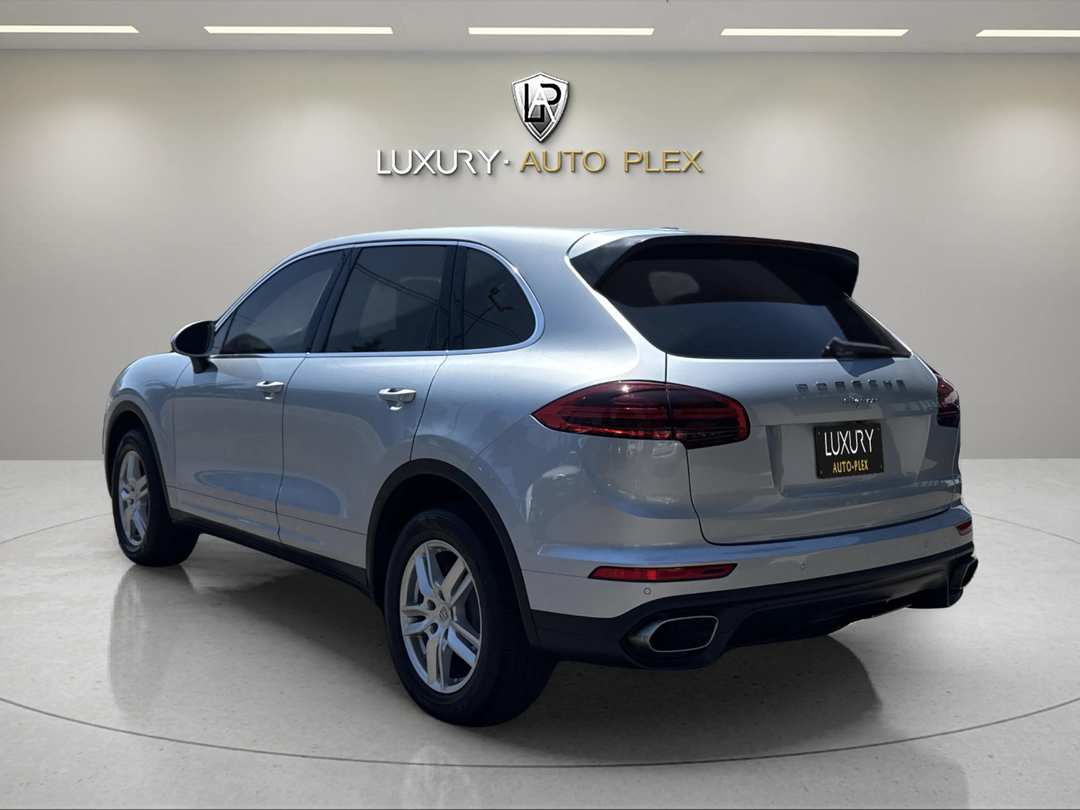 2016 Porsche Cayenne PANO ROOF LOADED ONLY 60,000 MILES - Image 3