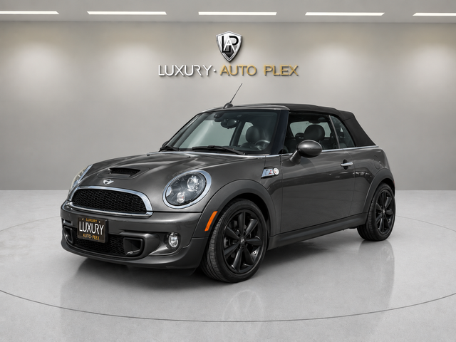 2015 MINI COOPER S 2D / Automatic / Leather Heated Seats / 52,000 MILES