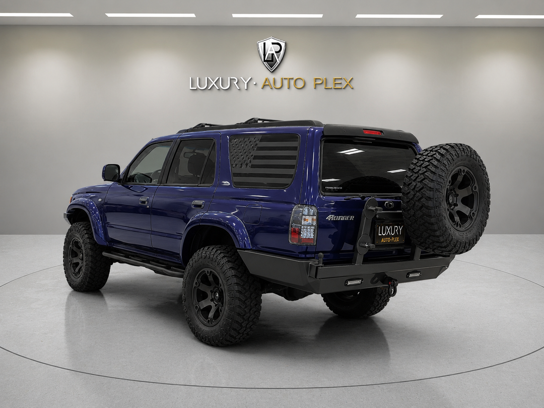 2002 Toyota 4Runner SR5 LOTS OF UPGRADES LIFTED SERVICE RECORDES VERY CLEAN - Image 3
