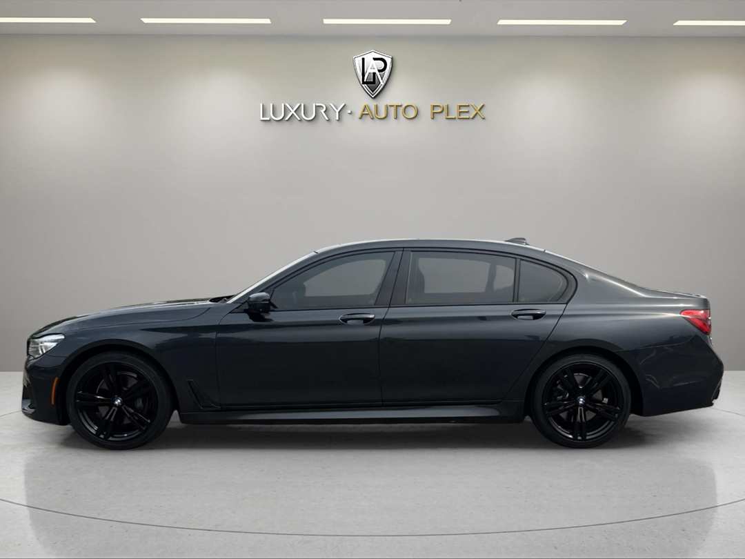 2017 BMW 7 Series 740I XDRIVE LOADED HEDS UP DISPLAY ONLY 61,000 MILES - Image 2