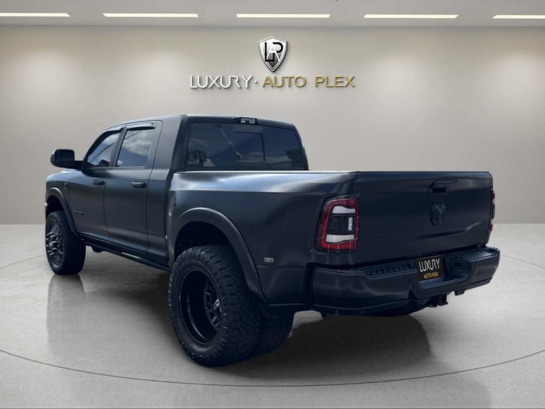 2022 Ram 3500 Mega LIMITED 6 1/3 FT LIFTED US OVER 20K IN UPGRADES ONLY 35,000 MILES SHARP - Image 3