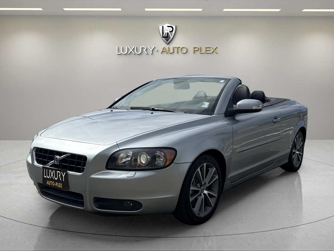 2010 Volvo C70 T5 2D LOW MILES EXCELLENT COND - Image 2