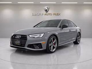 2019 Audi S4 PREMIUM PLUS / Navigation / Sunroof / S Sport / Diamond Stiched Seats / 35,000 MILES