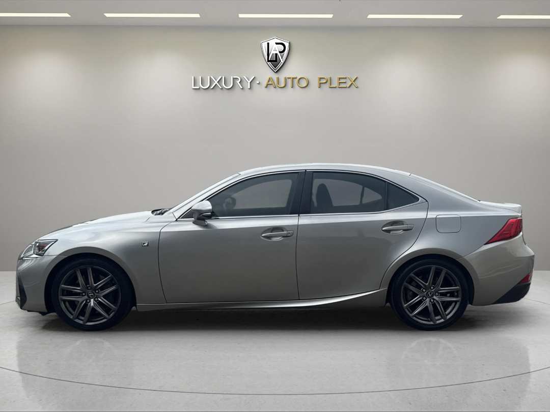 2018 Lexus Is IS 300 FSPORT NAVIGATION MOON ROOF LOADED ONLY 56,000 MILES - Image 2