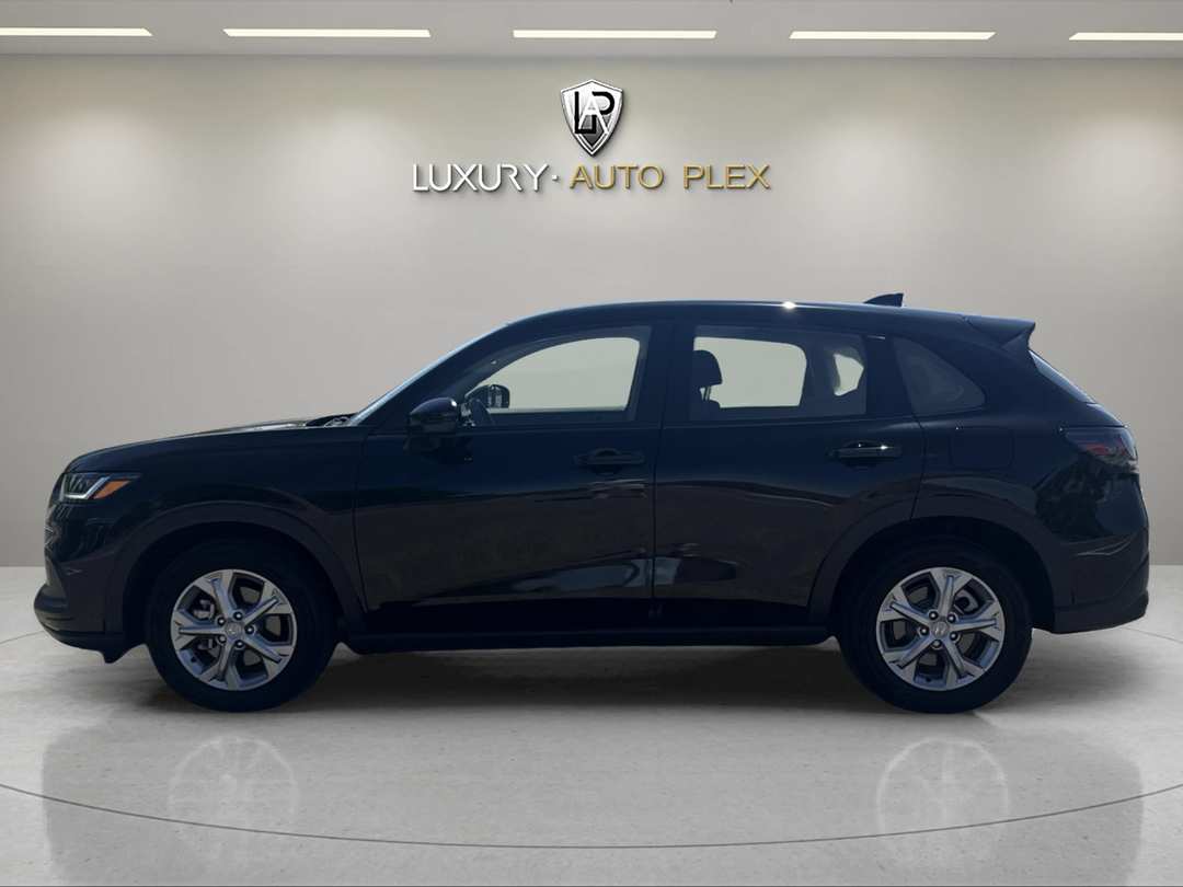 2025 Honda HR-V LX FACTORY WARRANTY ONLY 13,000 MILES - Image 2