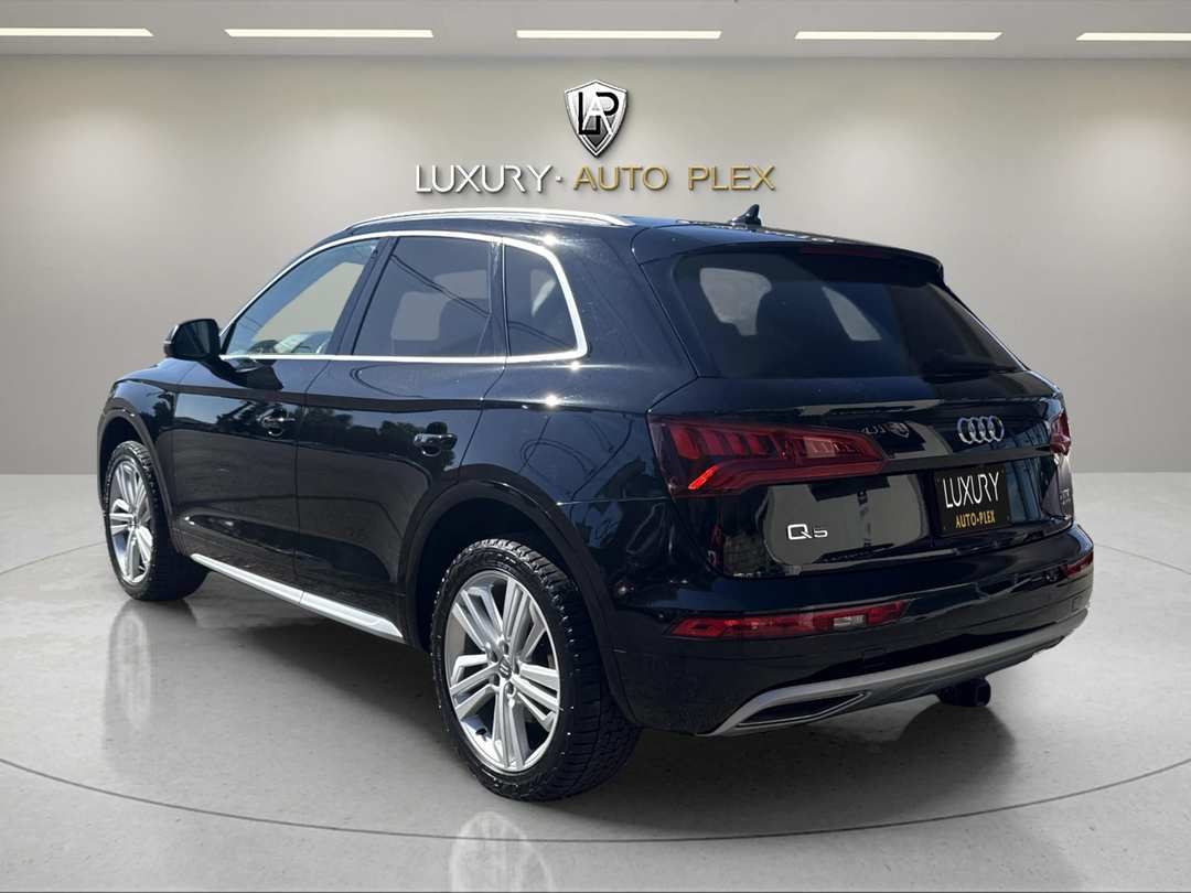 2018 Audi Q5 PREMIUM PLUS W/TECHNOLOGY VALUE PKG / / Panoramic Sunroof / 63K Miles / Navigation & Backup Camera / Leather Heated Seats - Image 3