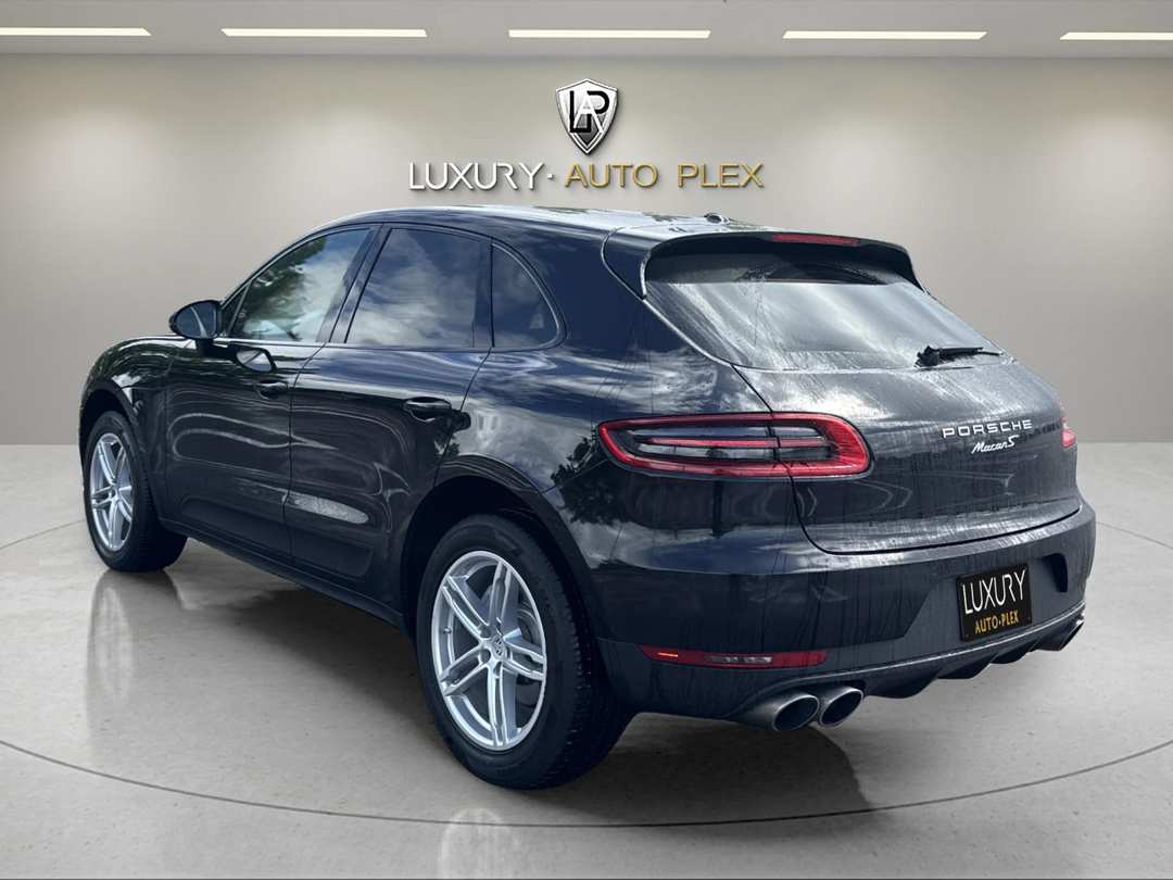 2017 Porsche Macan S LOADED PANOROOF ONLY 65,.000 MILES - Image 3