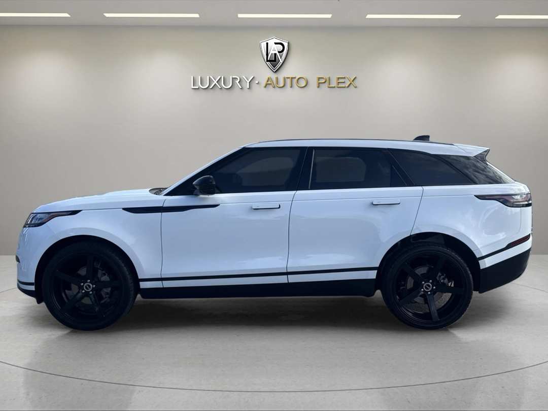 2020 Land Rover Range Rover Velar S P250 / 2.0L 4Cyl TURBO / Panoramic Sunroof / Leather w. Heated Seats / Navi & Camera / ONLY 54,000 - Image 2