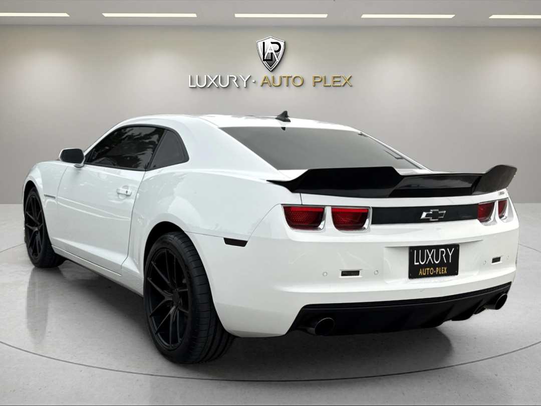 2010 Chevrolet Camaro SS 2D LOADED 6 SPEED MANUAL ONLY 45,000 MILES - Image 3