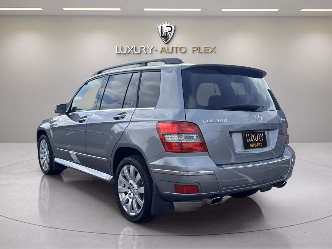 2010 Mercedes-Benz GLK GLK 350 / PANO ROOF / NAVI & CAM / 1Owner / Only 54,000 Miles / Leather & Heated Seats - Image 3