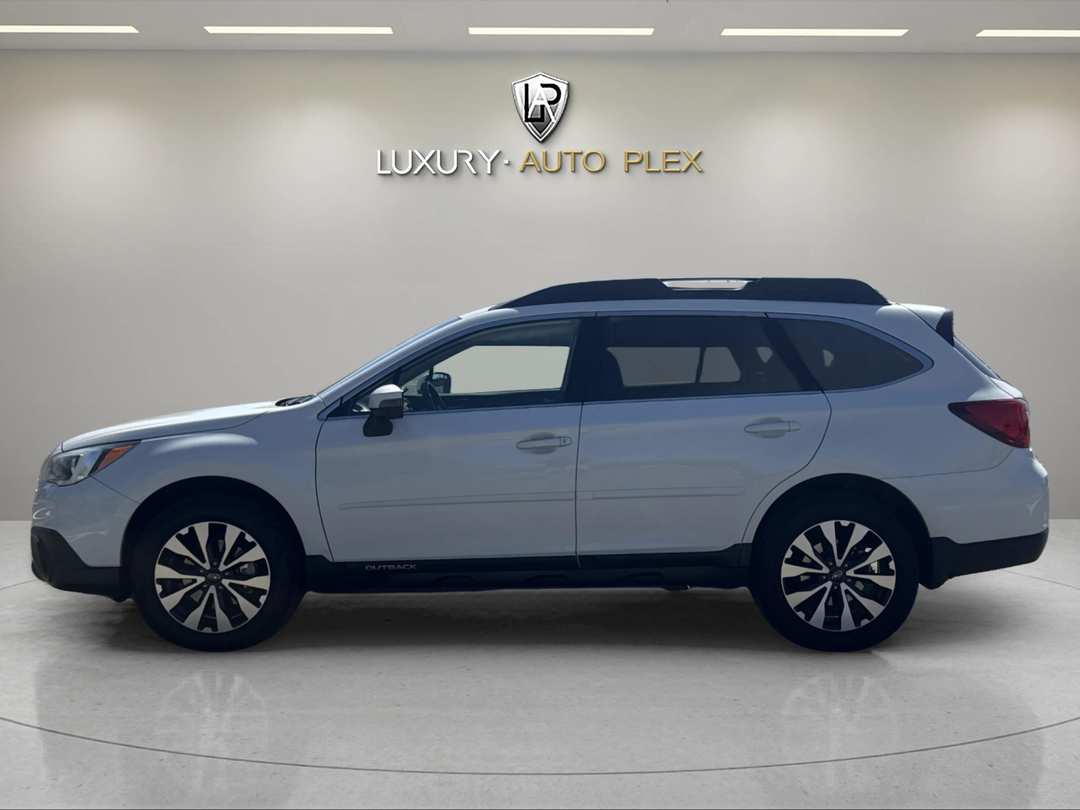 2016 Subaru Outback 2.5I LIMITED LOADED LOW 52,000 MILES - Image 2