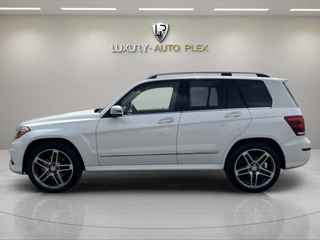 2014 Mercedes-Benz GLK GLK 350 AMG PKG PANO ROOF ONLY 70,000 MILES - Image 2