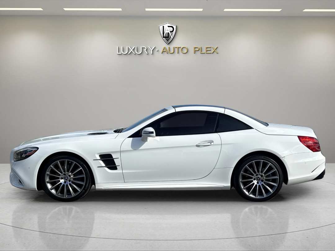 2019 Mercedes-Benz SL-Class SL 550 2D / 5.5L V8 / Navi / 14,000 MILES / Leather w. Heated & Cooled seats / Backup Camera / Like New - Image 3