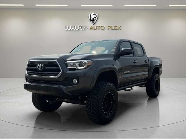 2016 Toyota Tacoma Double SR5 5 FT 6"LIFT ONLY 59,000 MILES SHARP