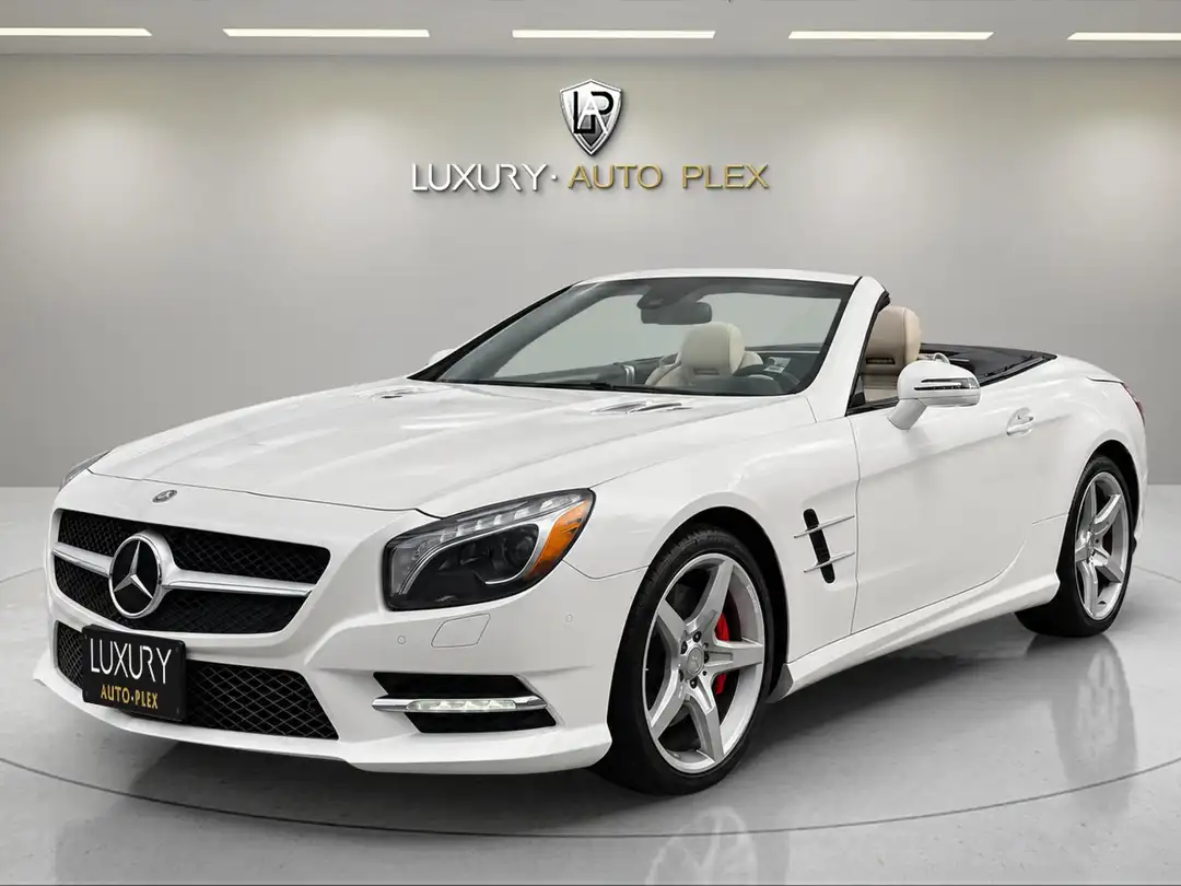 2014 Mercedes-Benz SL-Class SL 550 2D / 5.5L V8 / 61K MILES / AMG Line / Leather w. Heated & Cooled Seats / AMG Wheels / Sharp - Image 2
