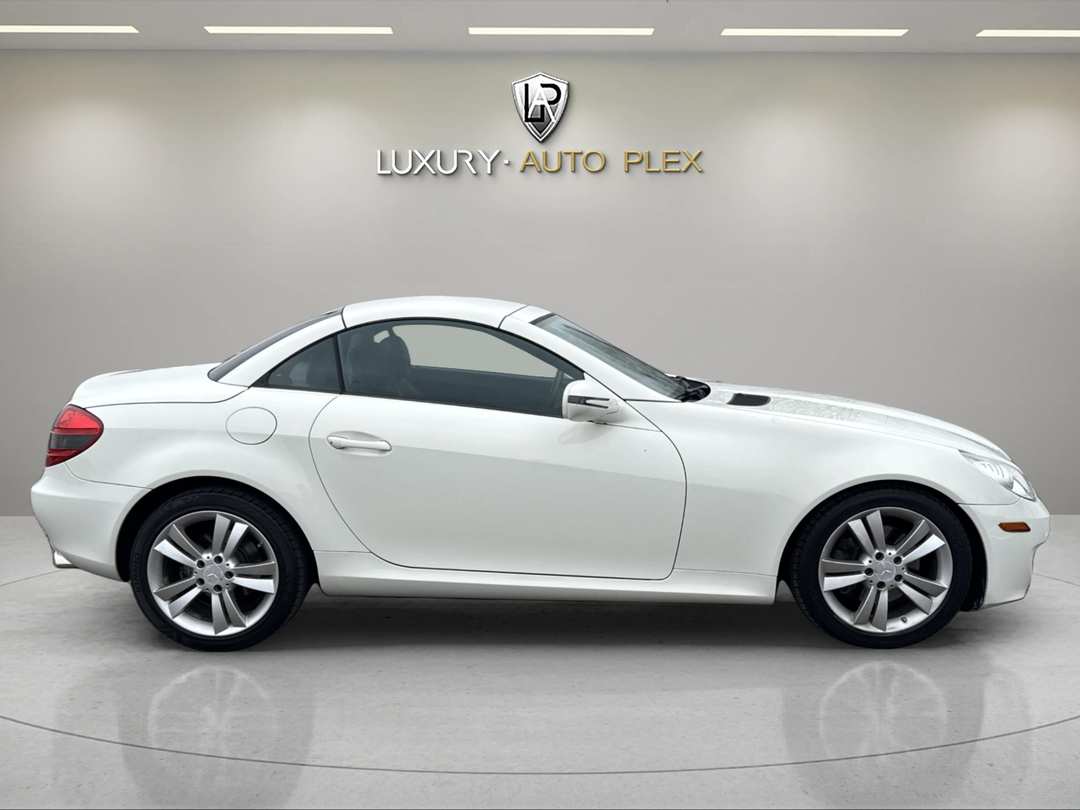 2010 Mercedes-Benz SLK-Class SLK300 - Photo 11