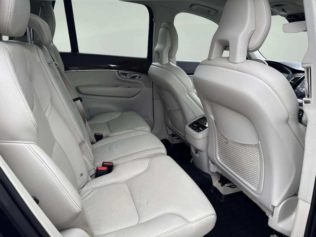 2016 Volvo XC90 Momentum - Photo 16
