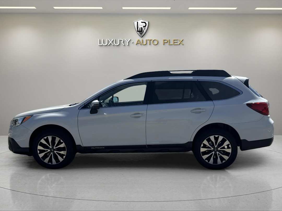 2015 Subaru Outback 3.6R LIMITED LEATHER NAVIGATION MOON ROOF ONLY 58,000 MILES - Image 2