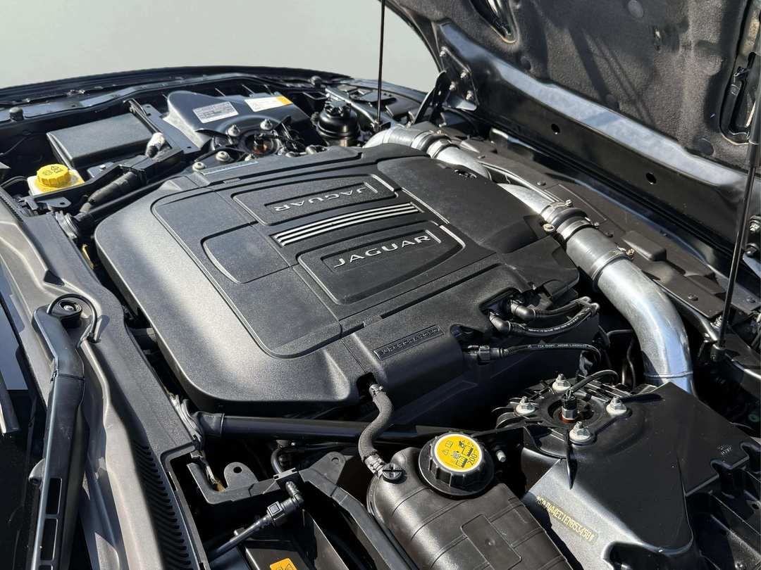 2014 Jaguar XK R - Photo 32