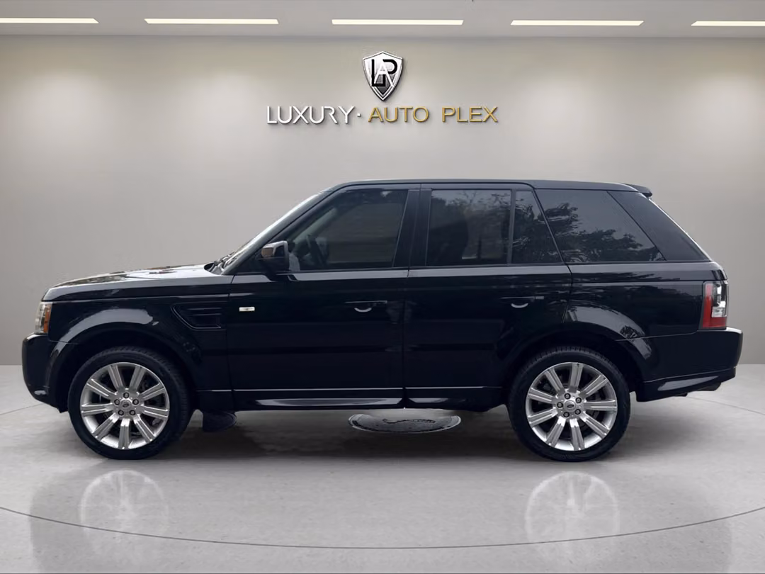 2010 Land Rover Range Rover Sport HSE / 5.0L V8 / Moon Roof / Leather Heated Seats / Local trade / well maintained - Image 2
