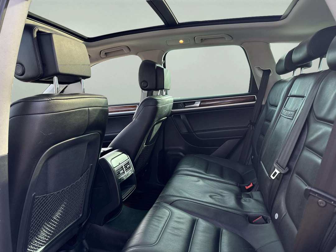 2012 Volkswagen Touareg Sport - Photo 16