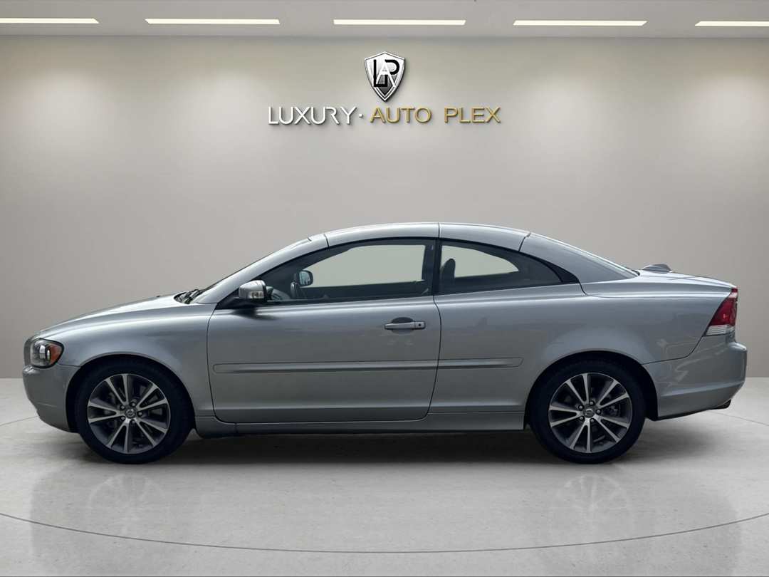 2010 Volvo C70 T5 2D LOW MILES EXCELLENT COND - Image 3